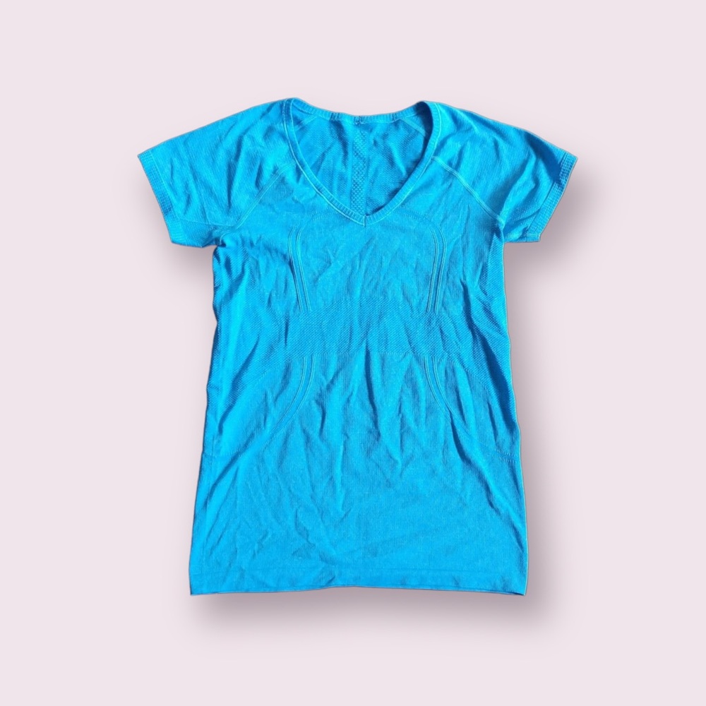 Lululemon athletic top